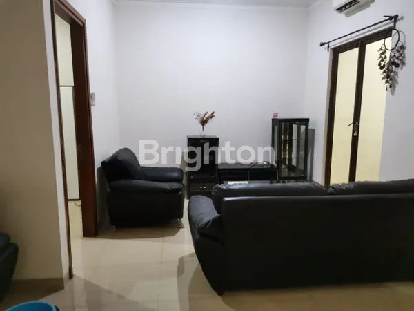 image RUMAH 2 LANTAI SIAP HUNI FULL FURNISHED DI MELATI MAS (2)