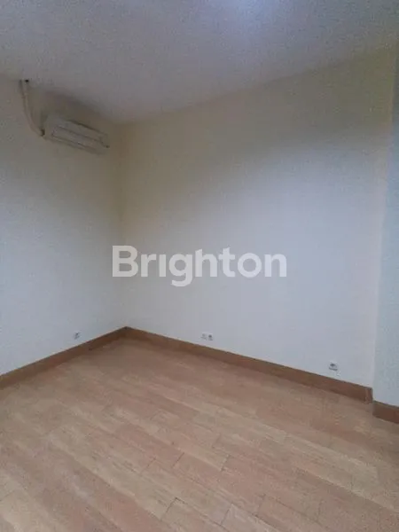 image RUMAH BARU 3 LANTAI DI TOMANG, 5 KT (3)