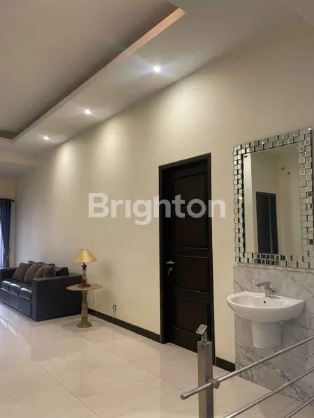 image RUMAH DESAIN MINIMALIS LOKASI STRATEGIS DI RAYA BIBIS JAMBANGAN (8)