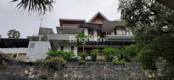 image RUMAH MEWAH STRATEGIS SIAP HUNI DI KOTA MALANG (1)