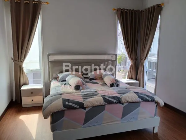 image RUMAH MEWAH DI LOKASI PREMIUM PASADENA GADING SERPONG (3)