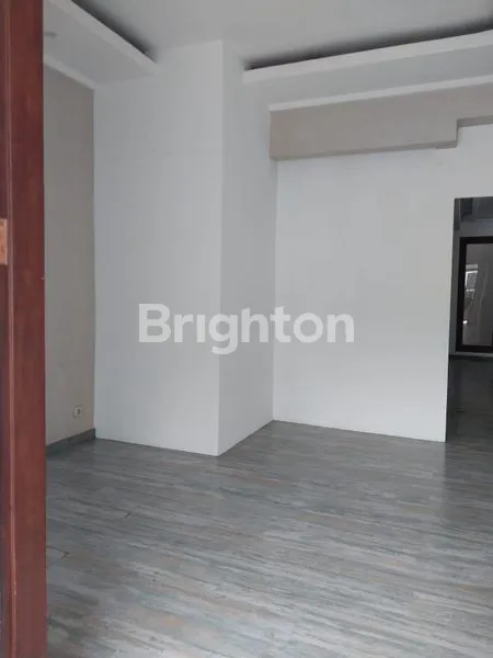 image DISEWAKAN – KANTOR / RUMAH / TEMPAT USAHA STRATEGIS DI ANTASARI \\UD83C\\UDFE2\\N\\UD83D\\UDCA5 LOKASI PREMIUM – PINGGIR JALAN RAYA (3)