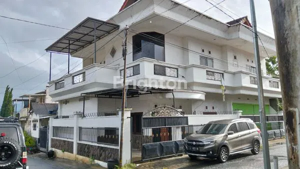 image RUMAH HOOK 2 LANTAI DI BATU  (1)