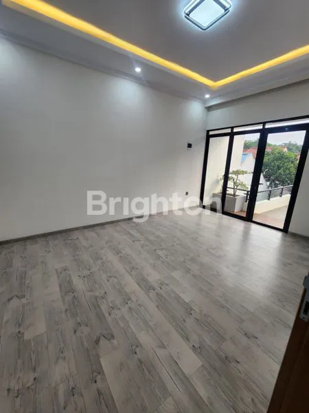 image DI JUAL RUMAH MEWAH SIAP HUNI DI JAGAKARSA,  8 MENIT KE TOL DESARI, 7-10 MENIT KE STASIUN LENTENG AGUNG/TANJUNG BARAT, 10-15 MENIT KE RSUD JAGAKARSA/RS FATMAWATI (2)
