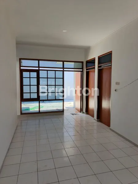 image RUMAH SIAP HUNI LT 135M² DI TAMAN HOLIS INDAH (2)