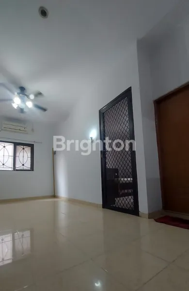 image RUMAH 2.5 LANTAI SIAP HUNI TANJUNG DUREN JAKARTA BARAT (3)