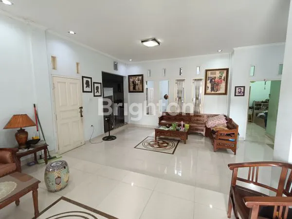 image RUMAH 2 LANTAI LT 314M² DI SUDIRMAN (8)