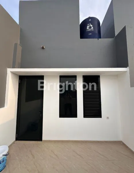 image SANGAT LANGKA!!HANYA 4 UNIT SAJA!!RUMAH 3 LANTAI TANJUNG DUREN  (7)