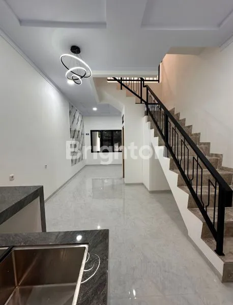 image SANGAT LANGKA!!HANYA 4 UNIT SAJA!!RUMAH 3 LANTAI TANJUNG DUREN  (3)