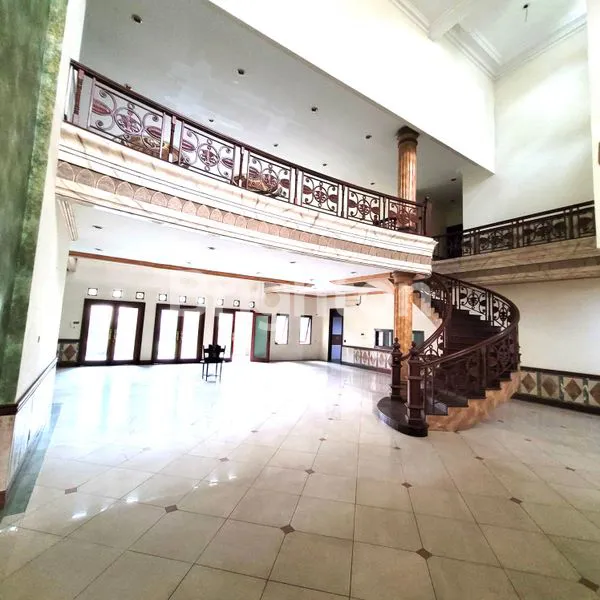 image DIJUAL RUMAH MEWAH DI JALAN BESAR JALAN SUDIRMAN MEDAN POLONIA  LUAS TANAH 1600M2 (32X50) (3)