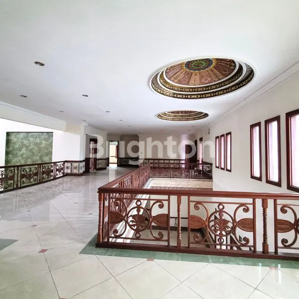 image DIJUAL RUMAH MEWAH DI JALAN BESAR JALAN SUDIRMAN MEDAN POLONIA  LUAS TANAH 1600M2 (32X50) (5)
