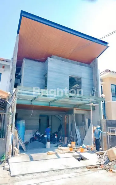 image JUAL RUMAH MEWAH BARU GRESS 2,5 LANTAI DHARMAHUSADA MAS SURABAYA TIMUR (2)