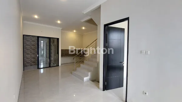 image RUMAH BARU MODERN MINIMALIS 2 LANTAI DI MANYAR TENGAH KOTA HARGA 3M - ROW JALAN 3,5 MOBIL (3)