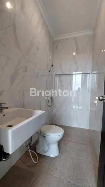 image RUMAH BARU MODERN MINIMALIS 2 LANTAI DI MANYAR TENGAH KOTA HARGA 3M - ROW JALAN 3,5 MOBIL (6)