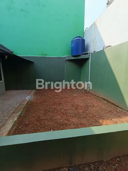 image DISEWAKAN RUMAH BONUS HALAMAN BELAKANG LUAS SEKALI (7)