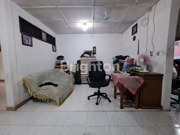 image RUMAH LOKASI HOOK POTENSI CUAN MAKSIMAL DI KELAPA GADING (3)