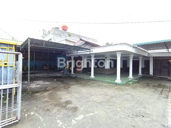 image DIJUAL TANAH KOSONG LUAS 1.600M2  NOTE : ADA 4 BANGUNAN RUMAH HITUNG HARGA TANAH SAJA (1)