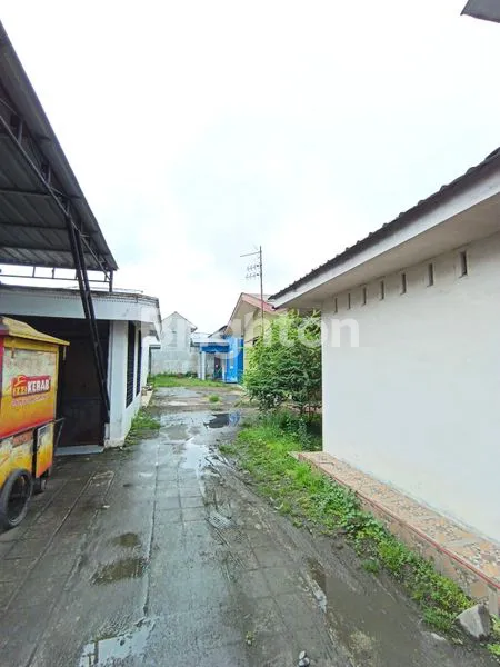 image DIJUAL TANAH KOSONG LUAS 1.600M2  NOTE : ADA 4 BANGUNAN RUMAH HITUNG HARGA TANAH SAJA (3)