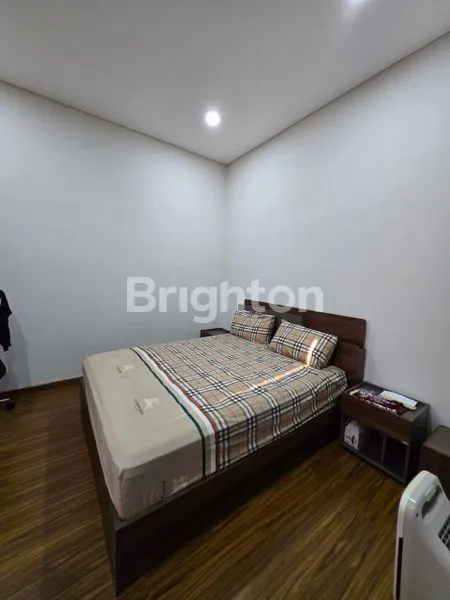 image RUMAH MEWAH FULL FURNISHED SELANGKAH CLUB HOUSE HYARTA LOKASI MAGUWOHARJO DEPOK SLEMAN YOGYAKARTA (4)