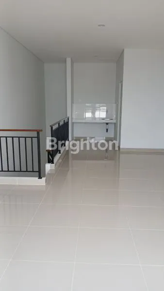 image RUKO BARU HADAP JALAN RAYA, 3 LANTAI (2)