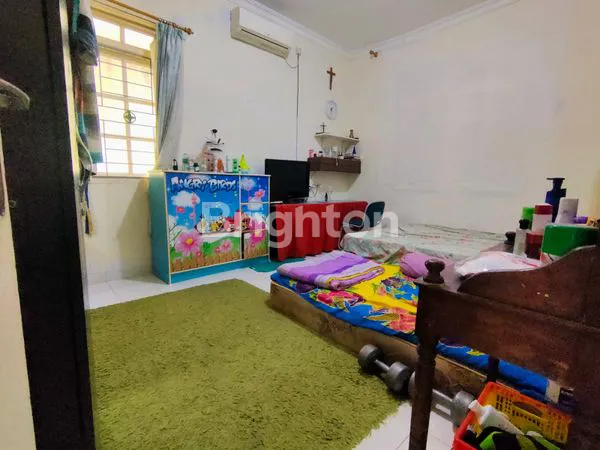 image RUMAH SATU 1/2 LANTAI, HALAMAN BELAKANG YANG LUAS, CLUSTER, KEAMANAN 24 JAM, TAMAN DUTAMAS, BATAM CENTER (4)