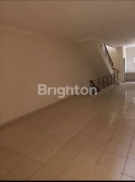 RUKO 3 LANTAI DI GADING SERPONG, CLUSTER GLAZE