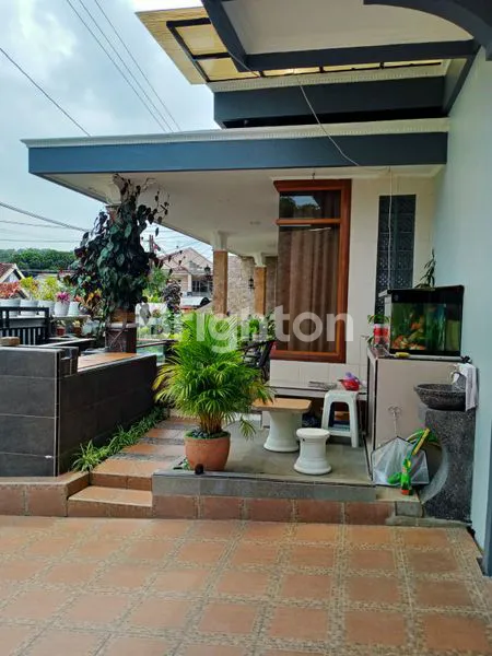 image RUMAH MEWAH 2 LANTAI DEKAT AKPOL  DAN  JALAN DR.WAHIDIN (1)