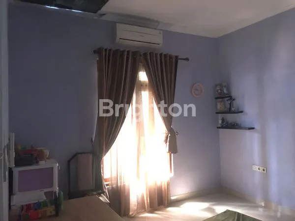 image RUMAH MEWAH 2 LANTAI DEKAT AKPOL  DAN  JALAN DR.WAHIDIN (8)