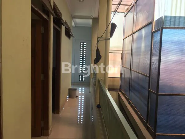 image RUMAH MEWAH 2 LANTAI DEKAT AKPOL  DAN  JALAN DR.WAHIDIN (6)