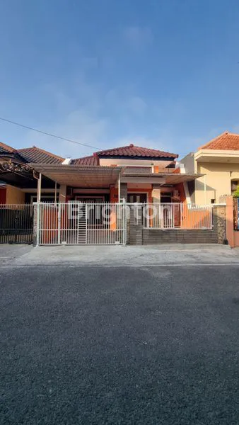 image RUMAH STRATEGIS TENGAH KOTA (1)