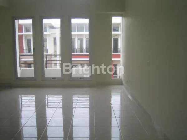 image RUMAH SIAP HUNI 2 LANTAI DI GADING SERPONG CLUSTER OPAL UTARA (2)