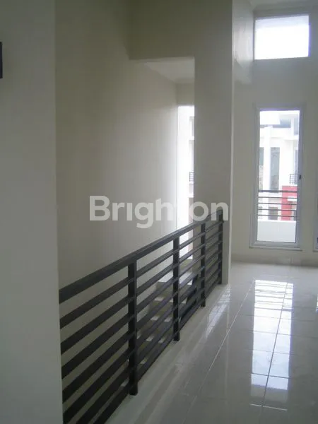 image RUMAH SIAP HUNI 2 LANTAI DI GADING SERPONG CLUSTER OPAL UTARA (5)