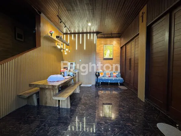 image RUMAH MODERN TROPICAL INDUSTRIAL DI WARIBANG, FULL FURNISHED, GARASI 2 MOBIL (4)