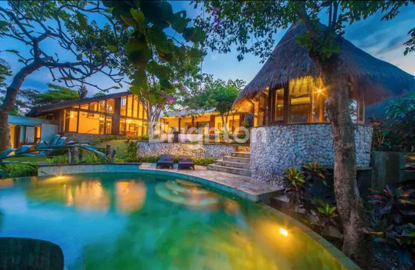 ELEGANT LUXURY VILLA 3 BR - LAND SIZE 700M² JUNGLE  VIEW IN SUKAWATI BALI