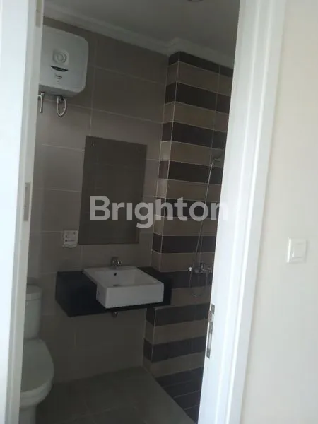 image RUMAH 2 LANTAI DI ROSSINI - GADING SERPONG (7)