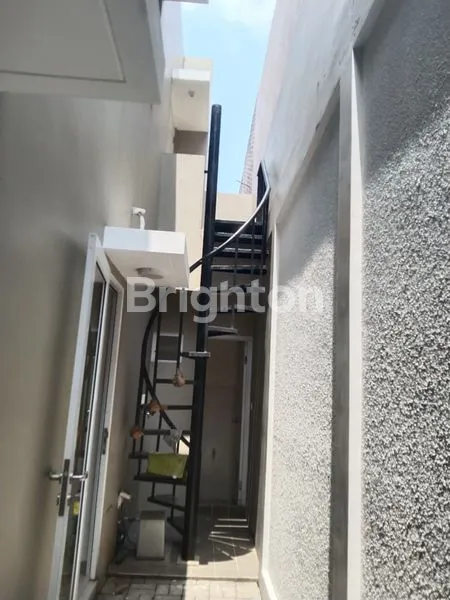 image RUMAH 2 LANTAI DI ROSSINI - GADING SERPONG (5)