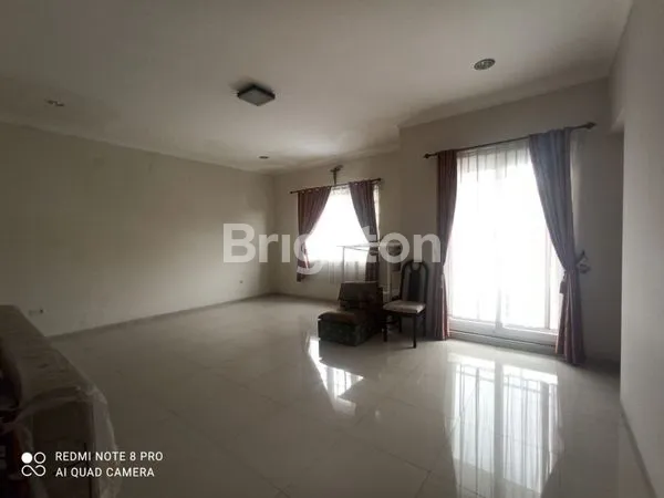 image RUMAH 2 LANTAI SIAP HUNI DALAM KOMPLEK PERUMAHAN METRO PERMATA 2 KARANG TENGAH (8)