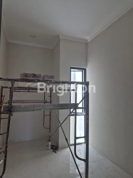 image RUMAH 2 LANTAI 4 KT DI RUNGKUT LT 91M² (4)