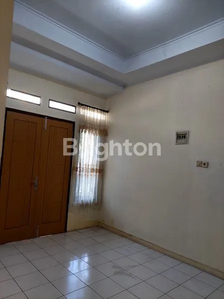 image DISEWAKAN RUMAH SIAP HUNI DI GALAXY BEKASI (2)