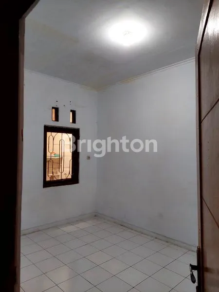 image DISEWAKAN RUMAH SIAP HUNI DI GALAXY BEKASI (8)