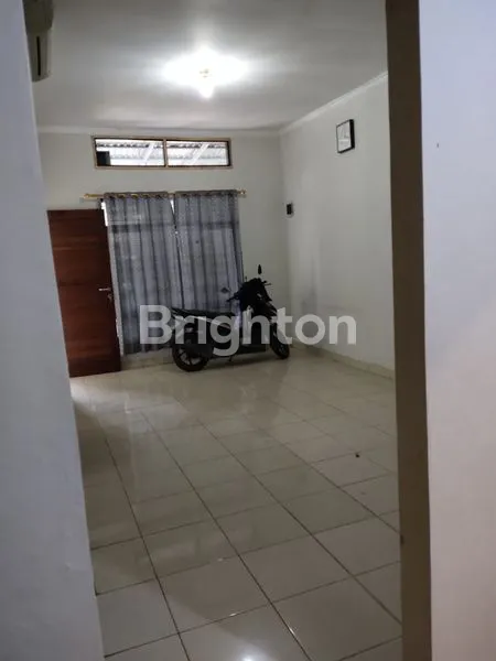 image RUMAH CANTIK DENGAN LOKASI STRATEGIS DI KARAWANG (5)