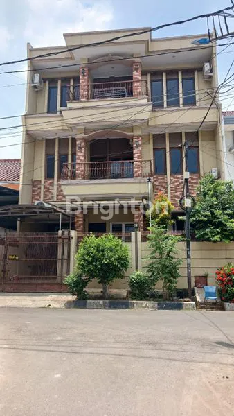 image RUMAH 3 LANTAI TAMAN ARIES (1)