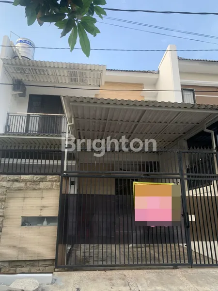 image RUMAH 2 LANTAI SIAP HUNI BAGUS DAN TERAWAT LOKASI STRATEGIS WISMA KEDUNG ASEM RUNGKUT  (1)