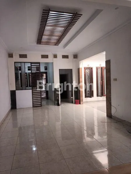 image DIJUAL CEPAT RUMAH STRATEGIS DI VILLA MELATI MAS (2)