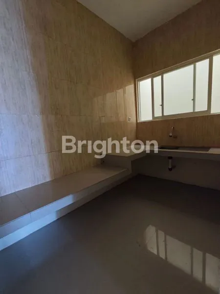 image RUKO DIAN ISTANA BAGUS SIAP HUNI COCOK UNTUK USAHA (4)