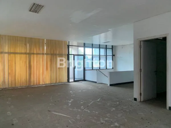 image RUKO STRATEGIS PUCANG ANOM TIMUR 3 LANTAI (3)