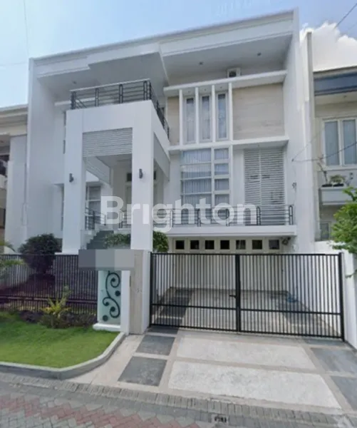 image RUMAH 3 LANTAI LOKASI SANGAT STRATEGIS GALAXY BUMI PERMAI SURABAYA (1)