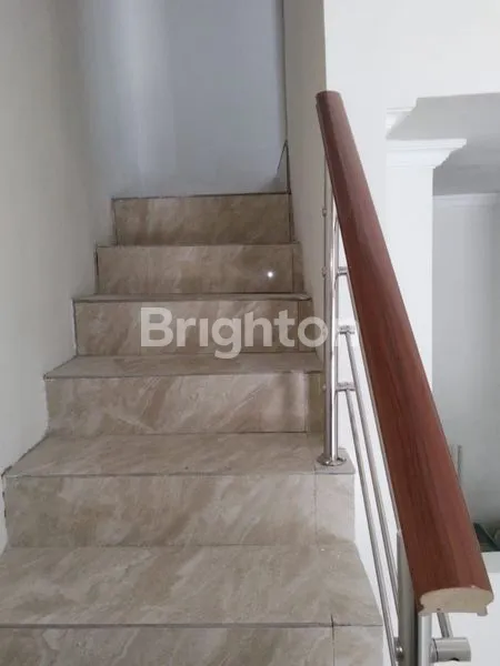 image TH00049 DI JUAL RUMAH BUKIT PALMA (7)