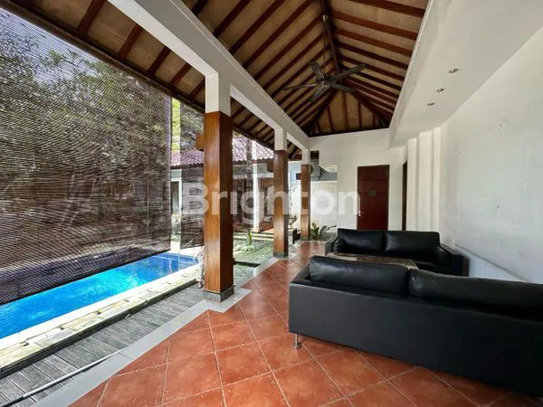 image HUNIAN EKSKLUSIF BERGAYA JOGLO (4)