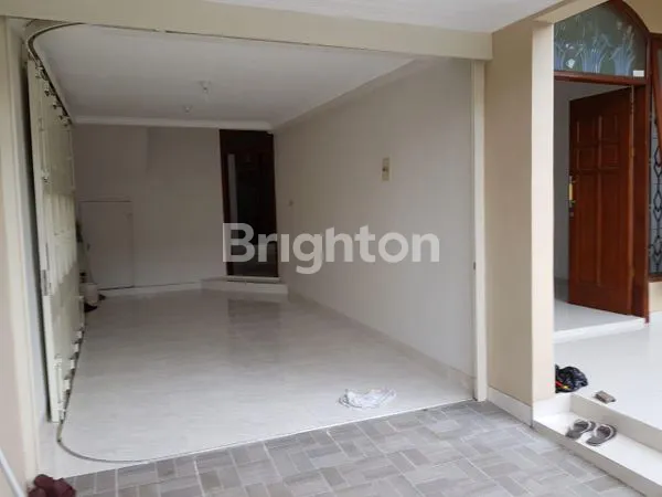 image RUMAH 2 LANTAI SIAP HUNI SIMPANG DARMO (6)